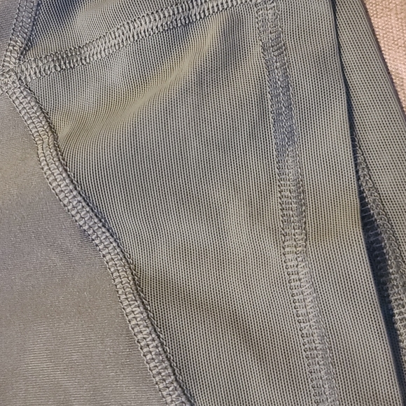 Bermuda shorts - Picture 2 of 5